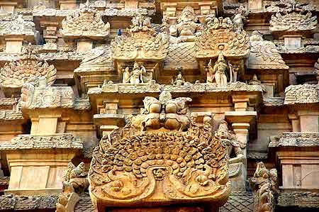 Inde Tamil Nadu Tanjore  temple de    	Brihadishwara