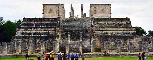 Temple Chichen Itza le temple des guerriers Yucatan Mexique
