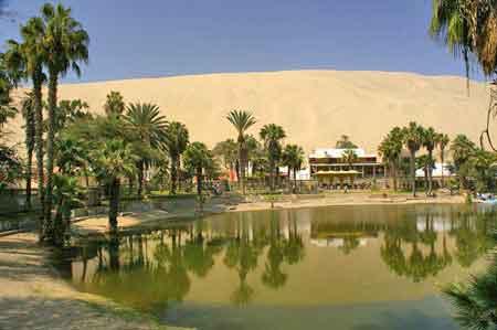 Pérou Huacachina la lagune oasis les dunes 