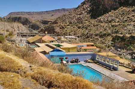 Pérou Chivay les bains du touriste,  38C 