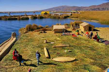 Pérou Lac Titicaca Iles flottantes Uros  