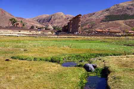 Pérou  Temple de Wiracocha à Raqchi  