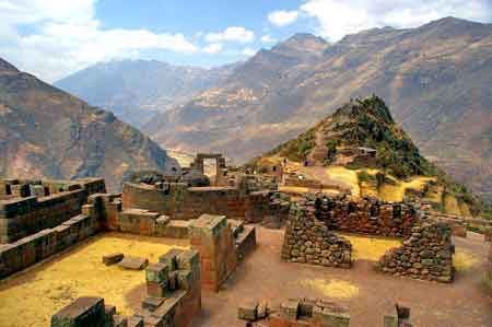 Pérou Pisac la vallée sacrée des Incas  