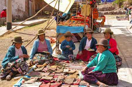 Pérou  le marché de Pisac  