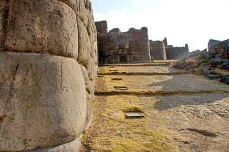 Pérou forteresse SaqsayHuaman défense de la capitale Inca  