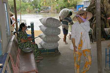 Entrepôt de 	riz Vietnam