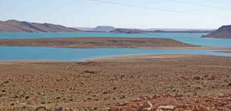 barrage au environs d'Erfoud