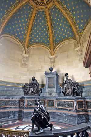 chapelle St Louis - coeurs des Condés - château de Chantilly 