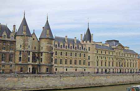 Paris conciergerie 