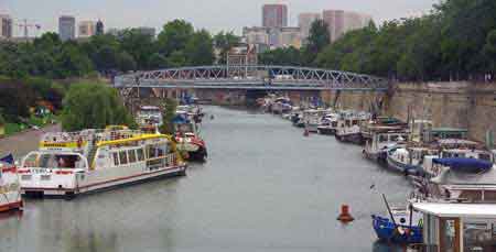 Paris  canal st martin