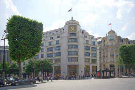 Paris louis Vuiton sur les champs Elysées