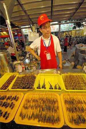 Pekin marche de nuit Donghuamen