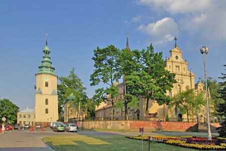 Kielce palais des évêques et la cathédrale Pologne