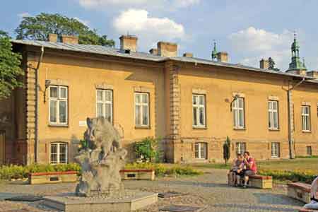 Kielce palais des évêques et la cathédrale Pologne