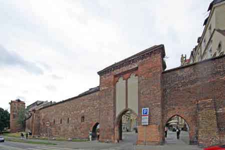 Torun  remparts Pologne