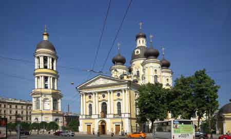 St Petersbourg place Vladimir