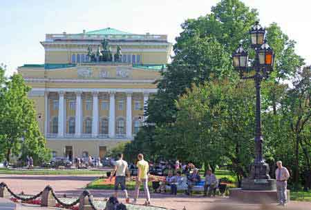 St Petersbourg Place et théatre Alexandrinski