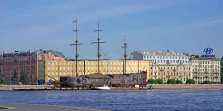 la Neva fleuve  St Petersbourg