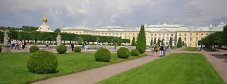 Peterhof : le palais Monplaisir  St Petersbourg  Russie