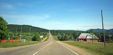 la route d'irkoutsk à Listvyanka