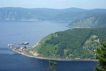 le pic Tchersky à Listvyanka  - lac Baïkal  Sibérie  