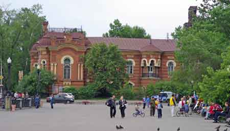 Irkoutsk place Alexandre III - musée régional Sibérie