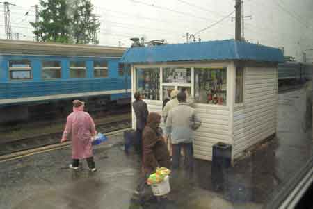 kiosque sur le quai du transiberien