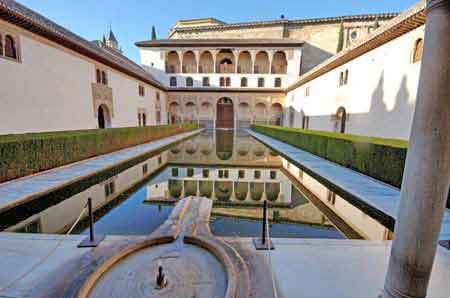 Alhambra de Grenade   palais Nazaries Andalousie