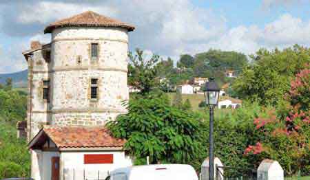 Espelette patrie du piment  pays basque pyrennes