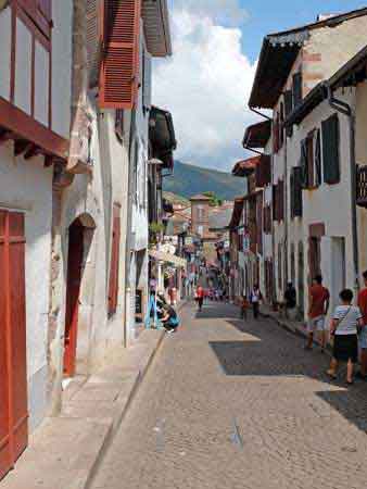 Saint Jean Pied de Port pays basque francais route de Saint Jacques de Compostellle