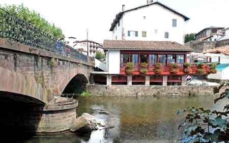 la nive a Saint Jean Pied de Port pays basque  route de Saint Jacques de Compostellle