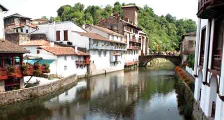 Saint Jean Pied de Port pays basque francais route de Saint Jacques de Compostellle