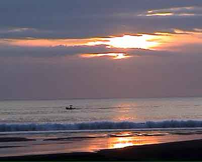 Costa Rica, Le front de mer  Quepos 