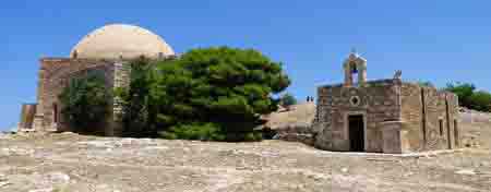 la mosquée de la forteresse de Rethymnon et la chapelle