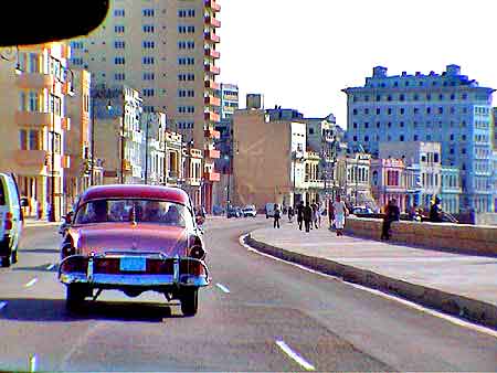 Cuba, le Malecon, à la
								Havane  