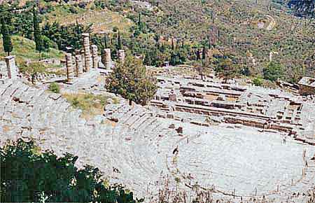 vue générale du théatre de Delphes