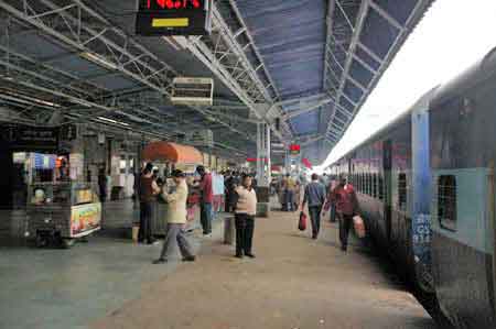 Agra ville circulation train