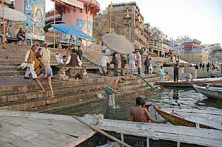 gaths sur le gange Inde Varanasi Benars