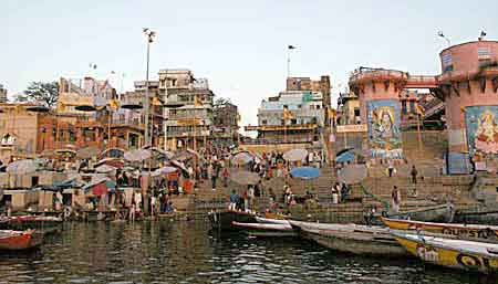 gaths sur le gange Inde Varanasi Benars