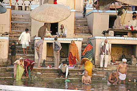 gaths sur le gange Inde Varanasi Benars