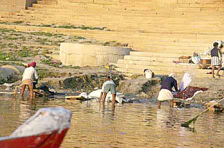 gaths sur le gange Inde Varanasi Benars