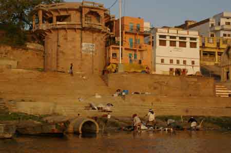 gaths sur le gange Inde Varanasi Benarès