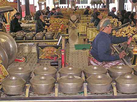 Indonesie  Le palais du Sultan  Yodjakarta Java 