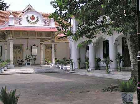 Indonesie  Le palais du Sultan  Yodjakarta Java 