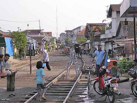 Indonesie Surabaya train pas comme les autres Java 