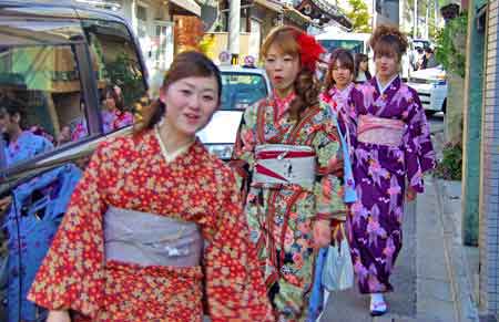 Geishas  Kiyomizu Dera Kyoto