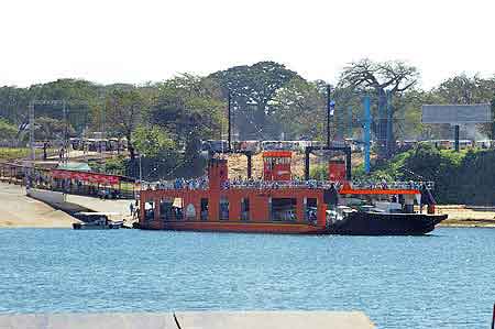Mombasa  port  Kenya 