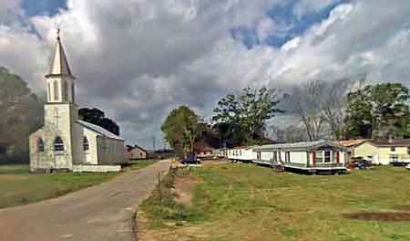 eglise et mobil homes à Bayou Goula Louisiane - source Google street