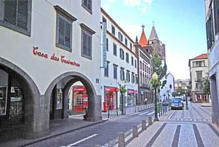 Madere  rive droite de la rivière de Funchal