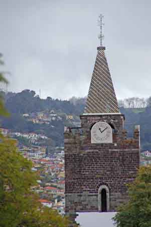 Madere  Funchal clocher de la cathédrale Sé